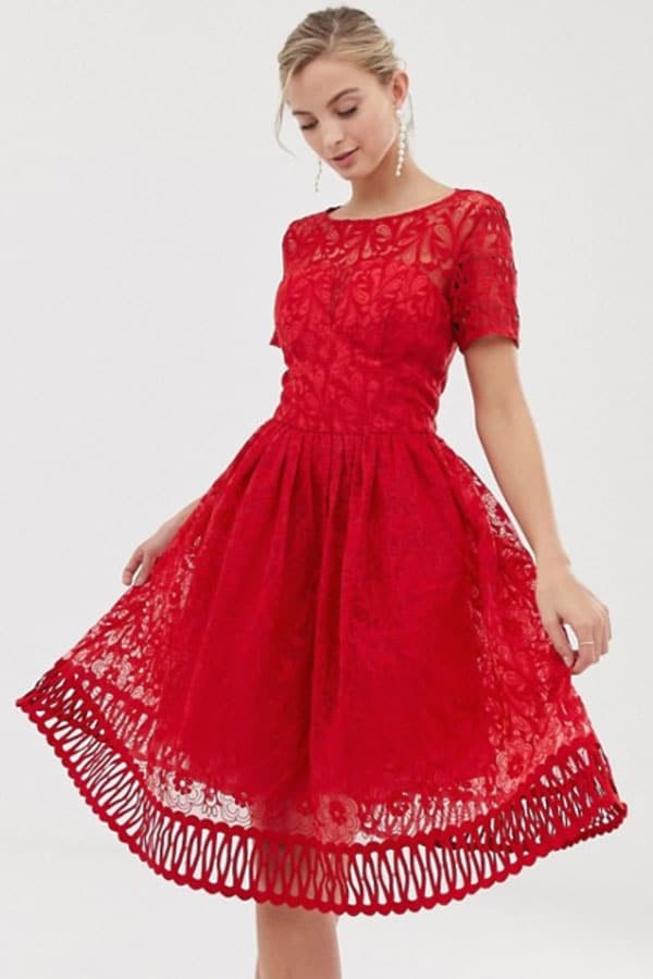 Tenue de mariage : Robe en dentelle rouge ASOS